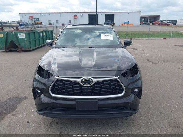 2021 TOYOTA HIGHLANDER XLE — I10