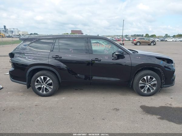 2021 TOYOTA HIGHLANDER XLE — I11