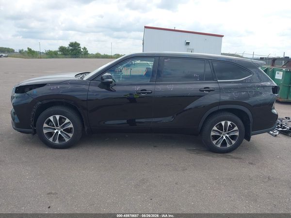 2021 TOYOTA HIGHLANDER XLE — I13