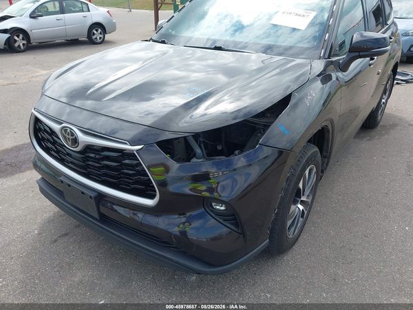 2021 TOYOTA HIGHLANDER XLE — I117