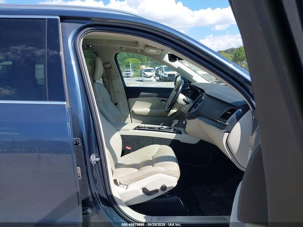 2020 VOLVO XC90 T5 MOMENTUM 7 PASSENGER