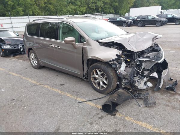 2018 CHRYSLER PACIFICA TOURING L PLUS — I1