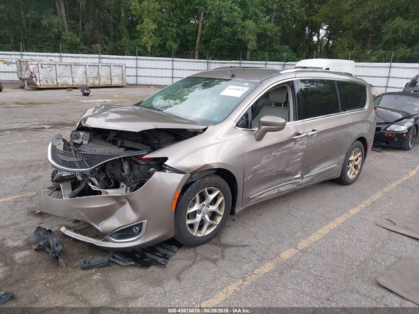 2018 CHRYSLER PACIFICA — I2
