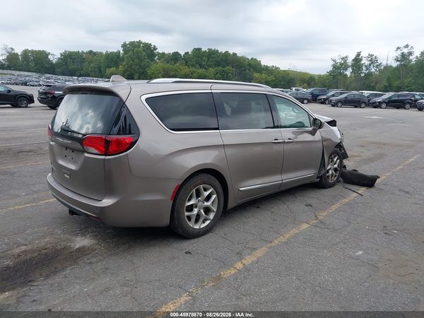2018 CHRYSLER PACIFICA TOURING L PLUS — I4