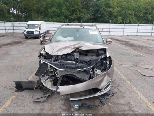 2018 CHRYSLER PACIFICA TOURING L PLUS — I115