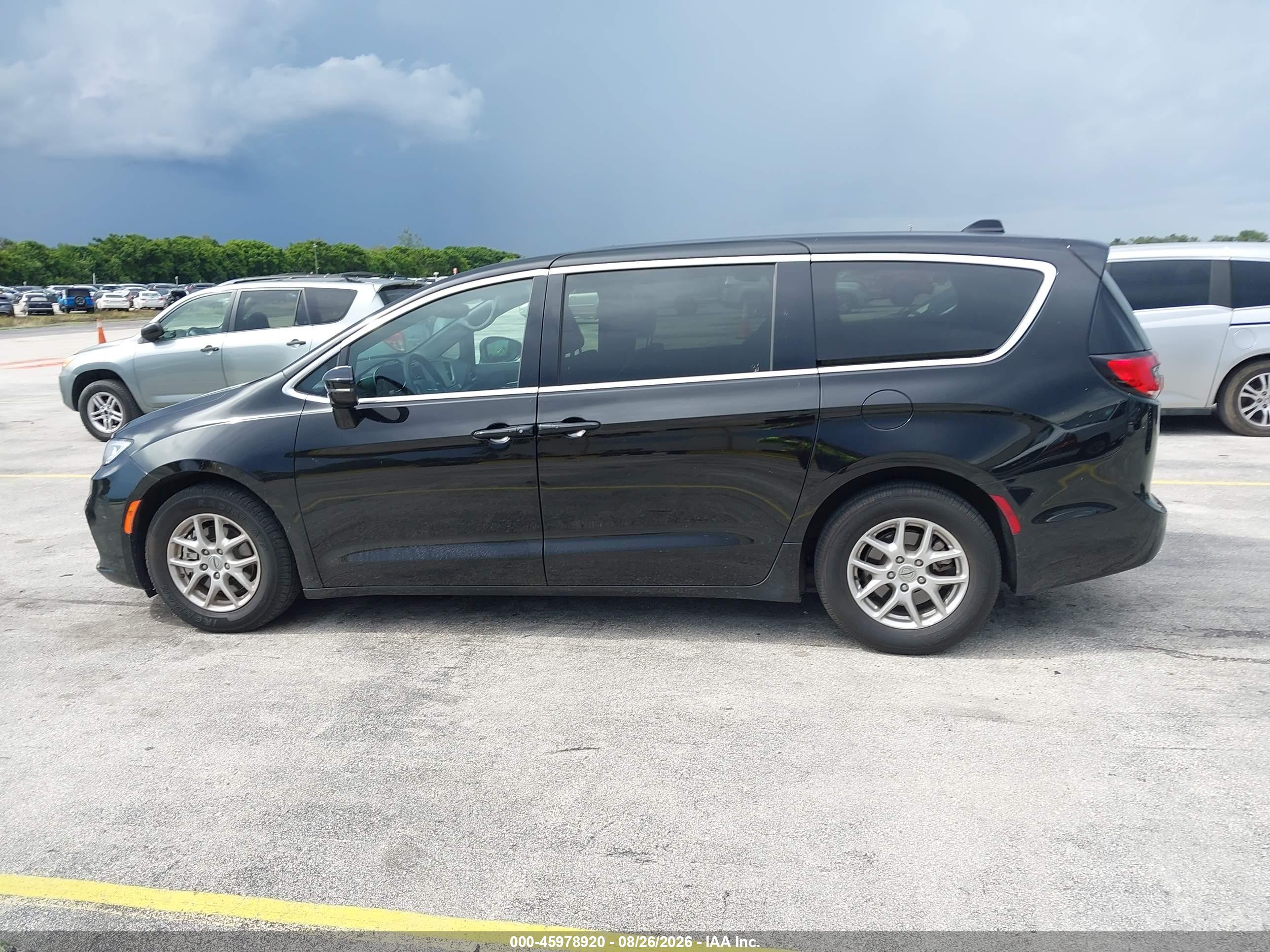 2025 CHRYSLER PACIFICA SELECT