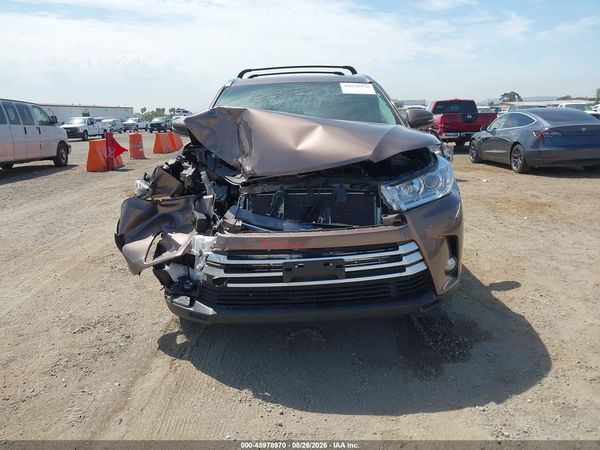 2019 TOYOTA HIGHLANDER XLE