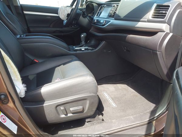 2019 TOYOTA HIGHLANDER XLE