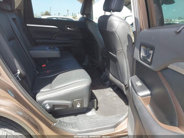 2019 TOYOTA HIGHLANDER XLE