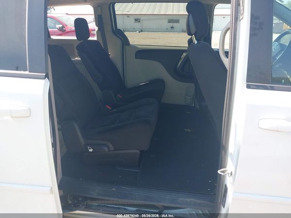 2016 DODGE GRAND CARAVAN SXT — I8