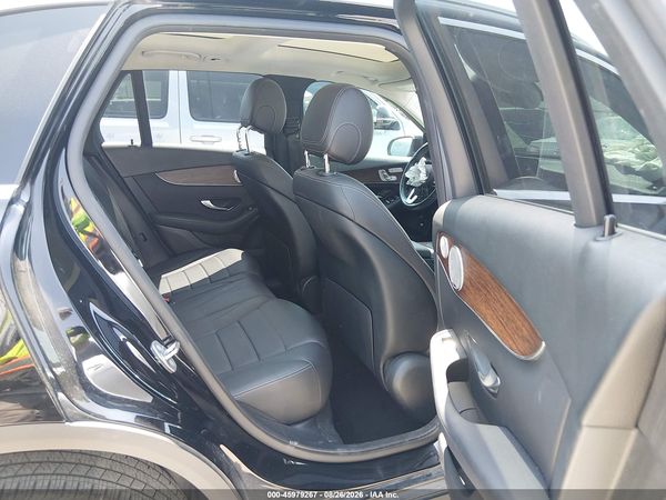 2020 MERCEDES-BENZ GLC 300 GLC300 — I8