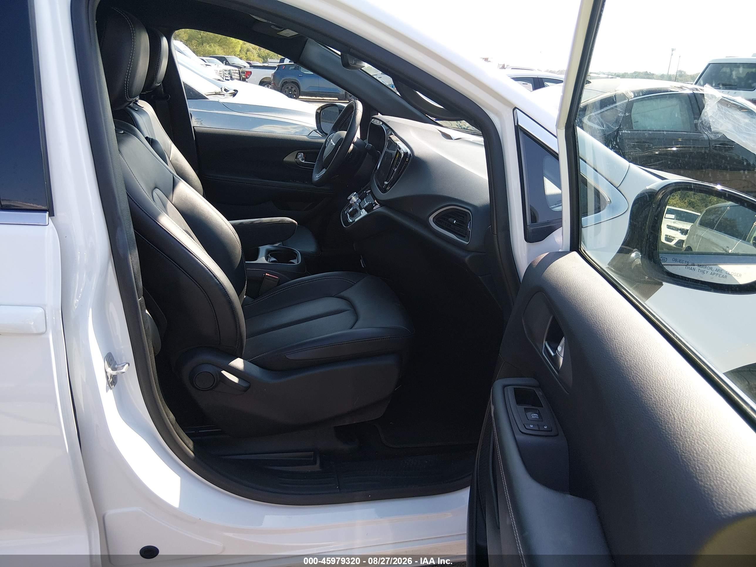2025 CHRYSLER PACIFICA SELECT
