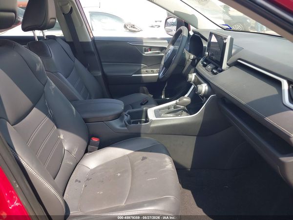 2025 TOYOTA RAV4 XLE PREMIUM — I5