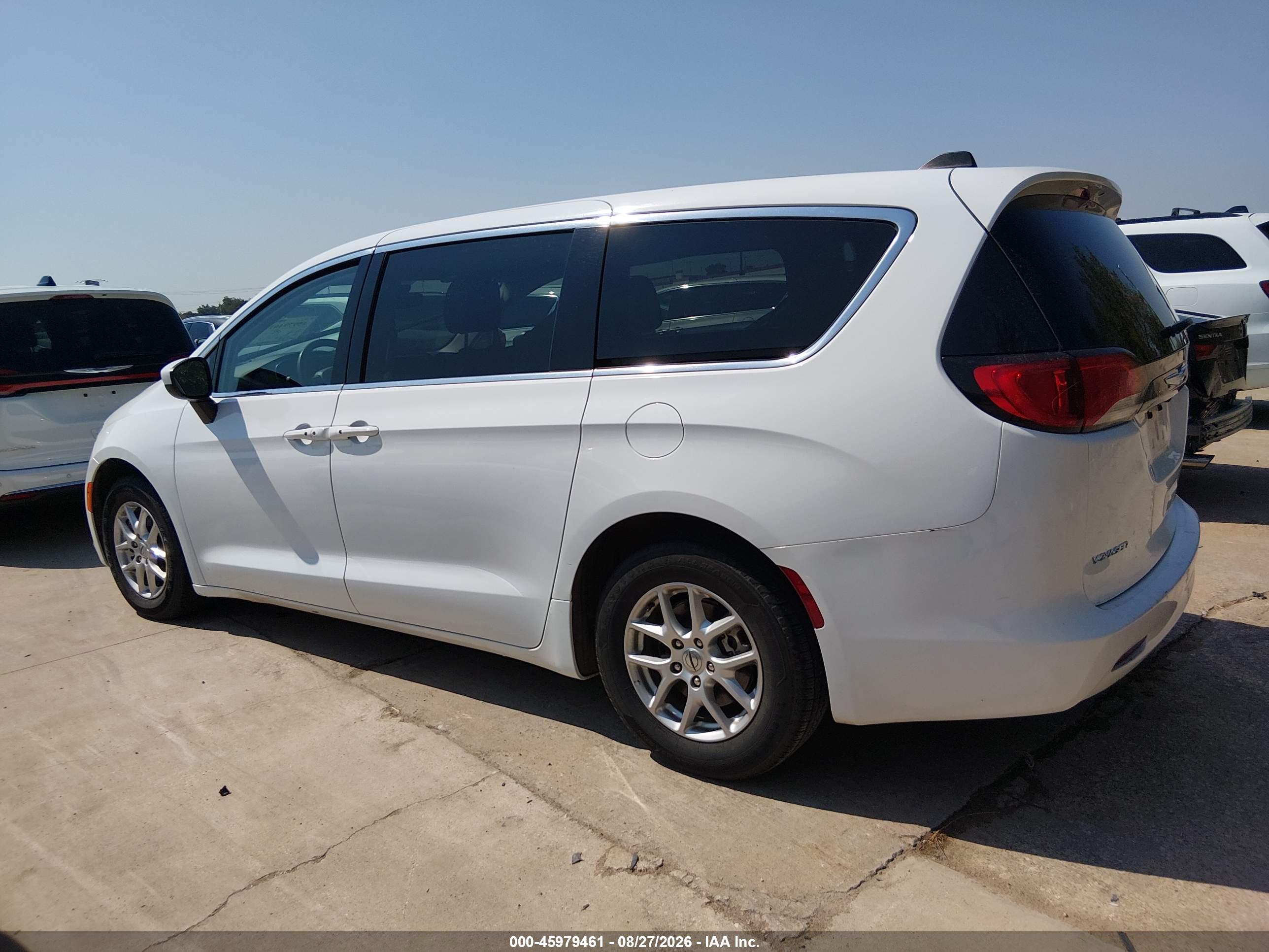 2023 CHRYSLER VOYAGER LX