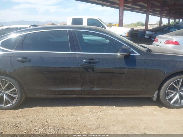 2018 VOLVO S90 T5 MOMENTUM