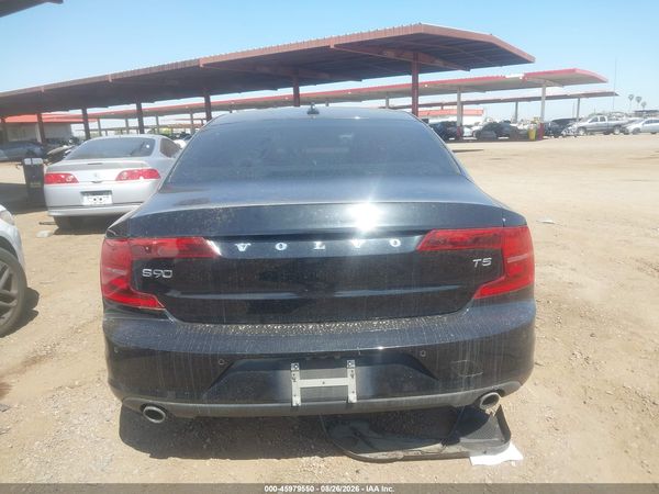 2018 VOLVO S90 T5 MOMENTUM