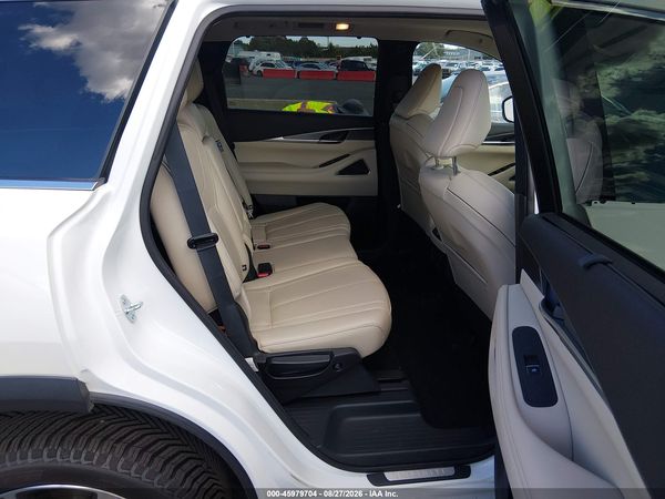2023 INFINITI QX60 LUXE AWD — I8