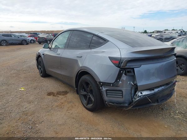 2026 TESLA MODEL Y — I3