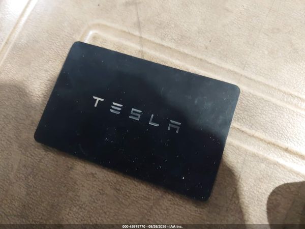 2026 TESLA MODEL Y — I10