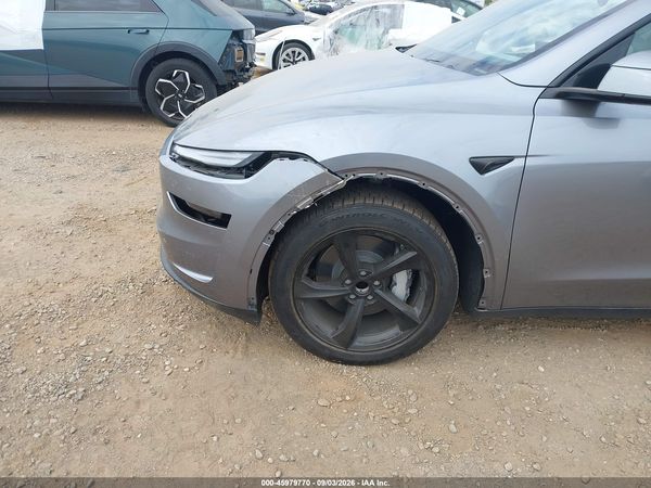 2026 TESLA MODEL Y — I13