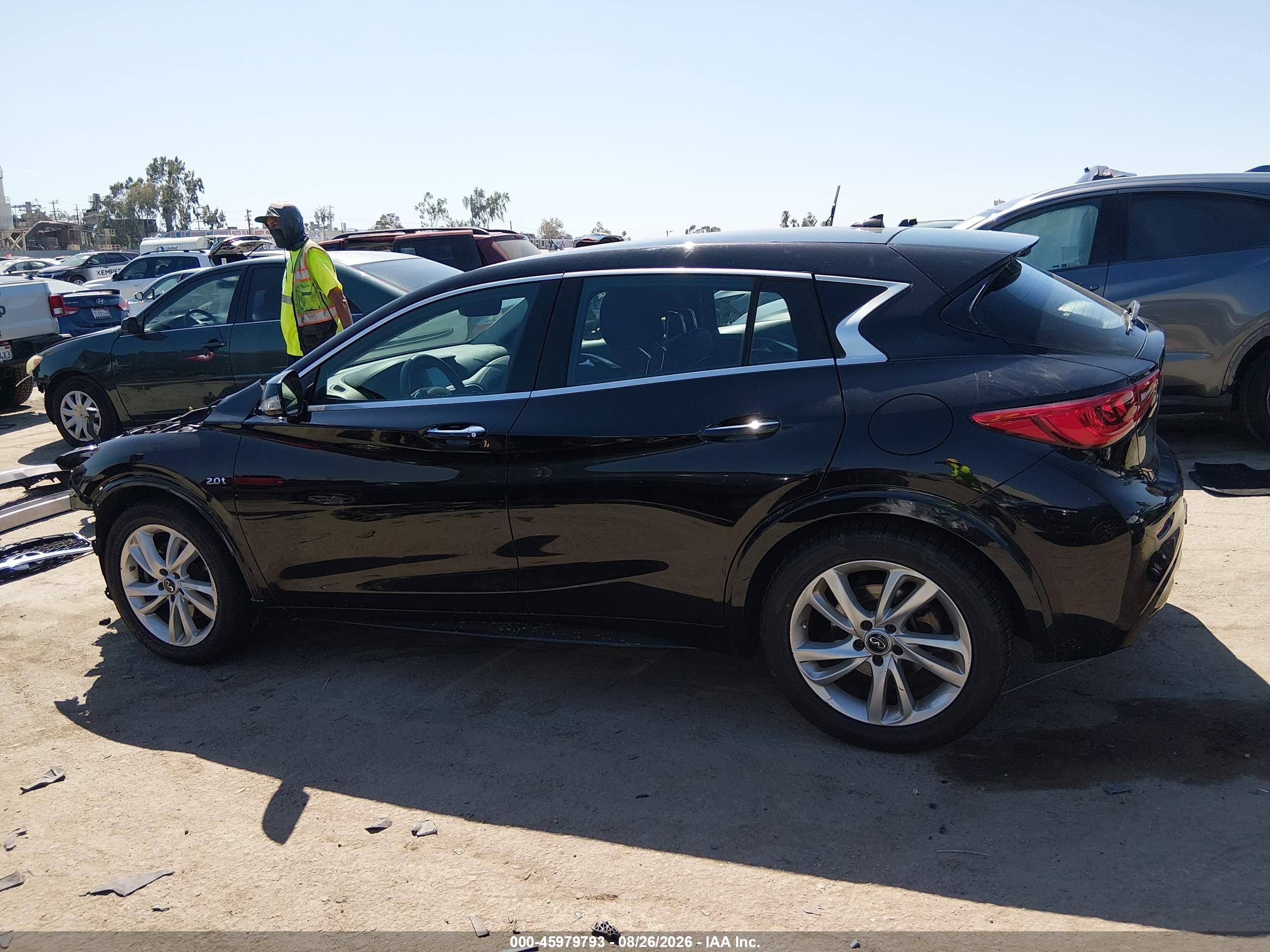 2017 INFINITI QX30