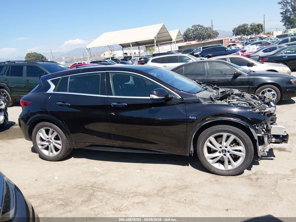 2017 INFINITI QX30