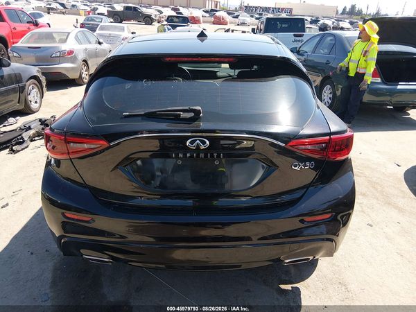 2017 INFINITI QX30
