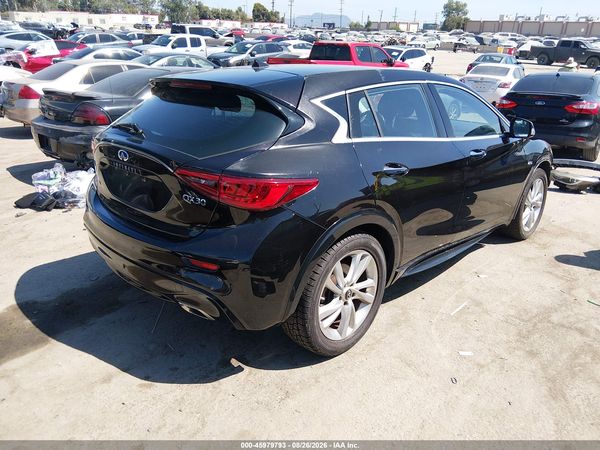 2017 INFINITI QX30