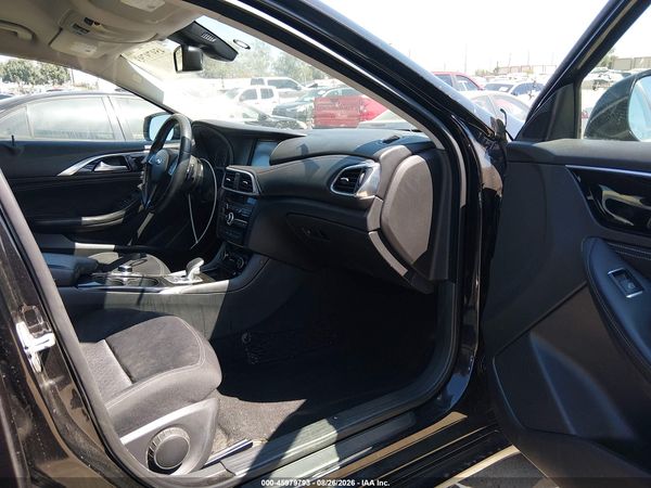 2017 INFINITI QX30