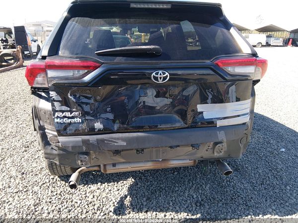 2019 TOYOTA RAV4 LE — I6