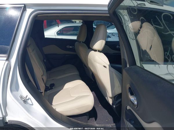 2016 JEEP CHEROKEE LATITUDE — I8