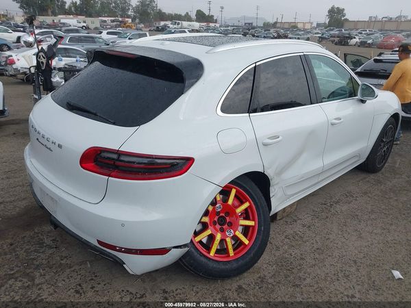 2015 PORSCHE MACAN TURBO — I4