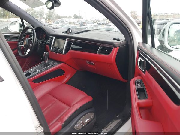 2015 PORSCHE MACAN TURBO — I5