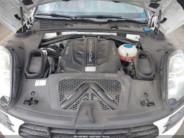 2015 PORSCHE MACAN TURBO — I10