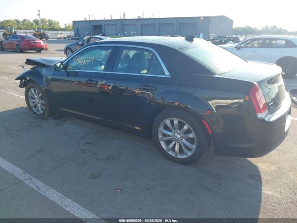 2017 CHRYSLER 300 LIMITED AWD — I3