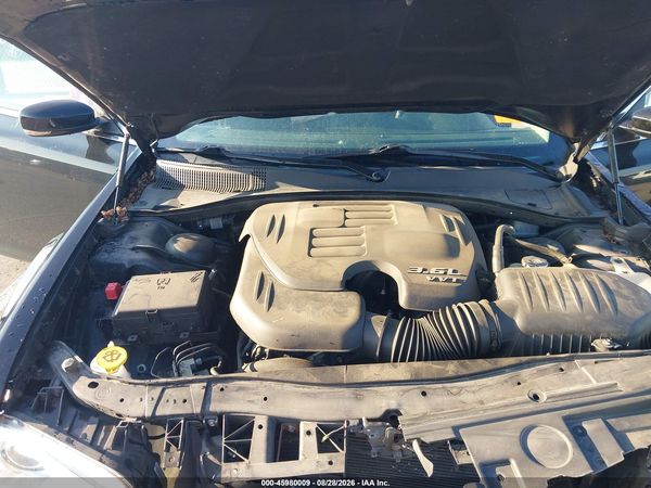 2017 CHRYSLER 300 LIMITED AWD — I10