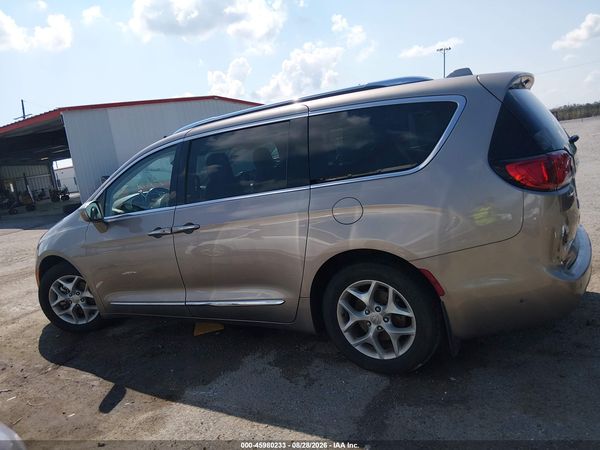 2017 CHRYSLER PACIFICA