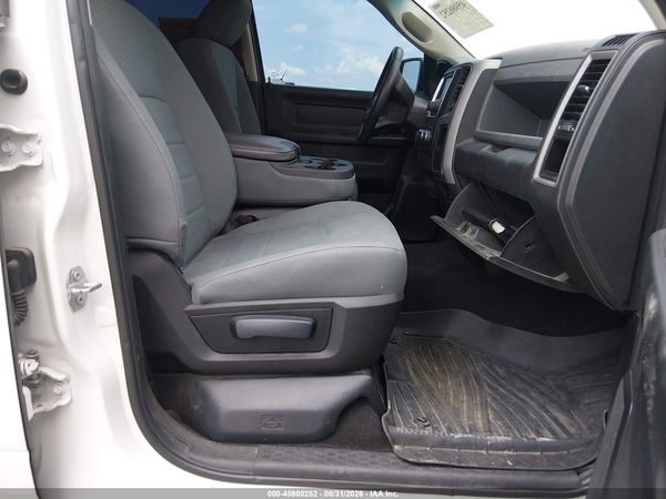 2017 RAM 1500 TRADESMAN  4X2 6'4 BOX