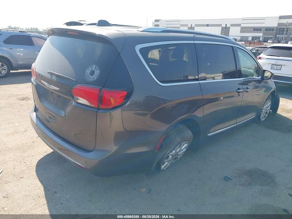 2020 CHRYSLER PACIFICA TOURING L — I4