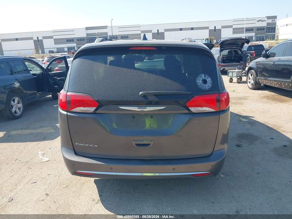2020 CHRYSLER PACIFICA TOURING L — I119