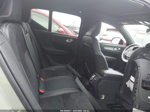2021 VOLVO XC40 RECHARGE PURE ELECTRIC P8 — I8