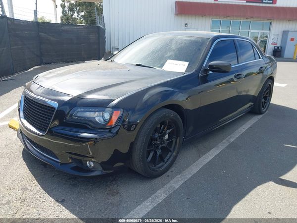 2013 CHRYSLER 300 SRT8