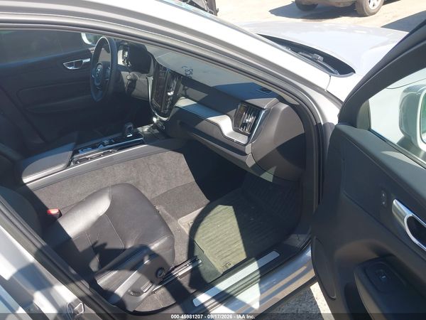 2023 VOLVO XC60 RECHARGE PLUG-IN HYBRID T8 CORE BRIGHT THEME — I5