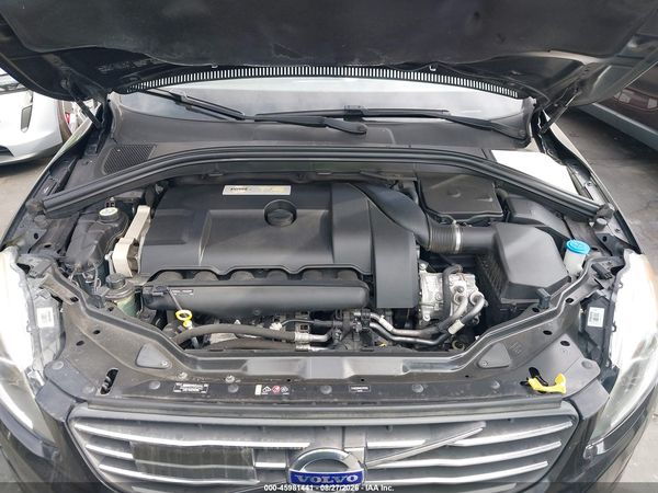 2016 VOLVO XC60 T6 PLATINUM — I10