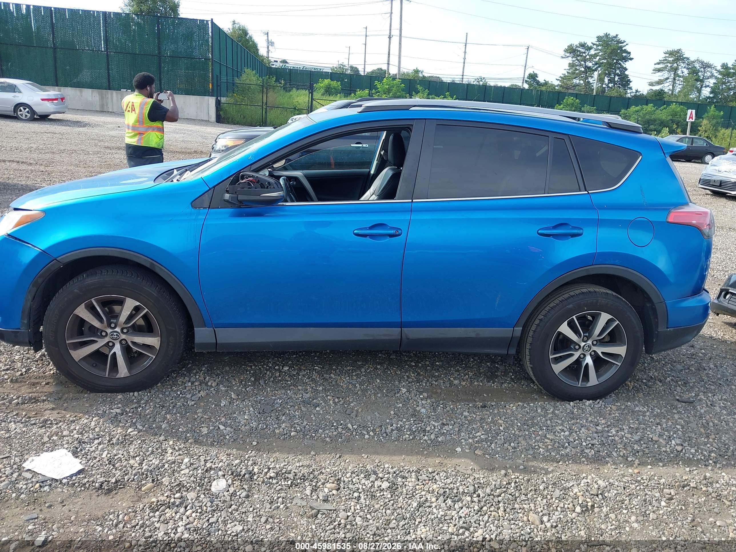 2018 TOYOTA RAV4 XLE