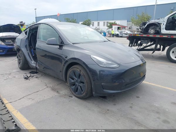 2025 TESLA MODEL Y — I1