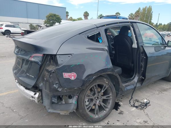 2025 TESLA MODEL Y — I6