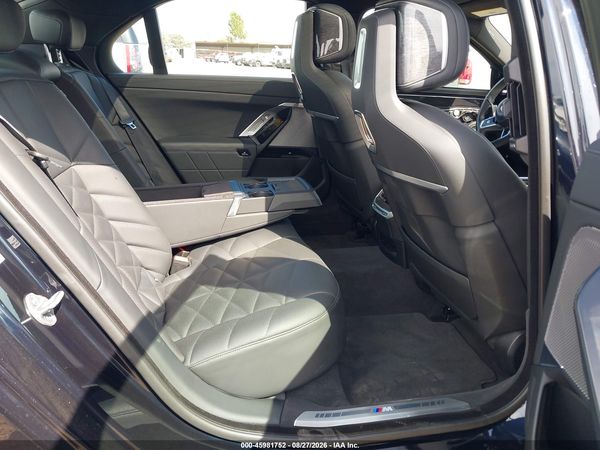 2023 BMW 740 I — I8