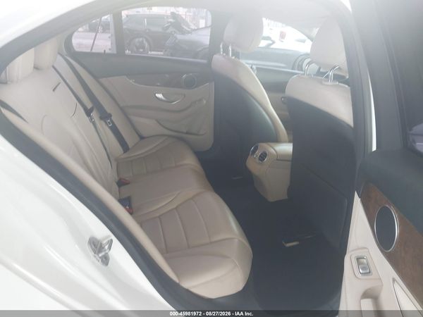 2015 MERCEDES-BENZ C 300 Base — I8