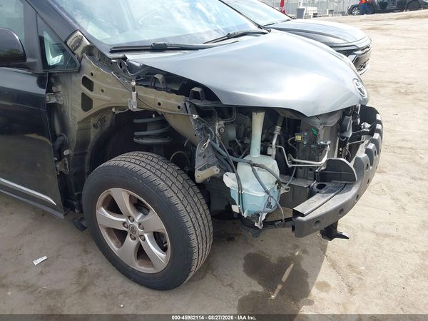 2013 TOYOTA SIENNA LE V6 8 PASSENGER